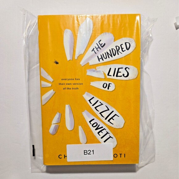 The Hundred Lies of Lizzie Lovett by Sedoti, Chelsea - Picture 9 of 9